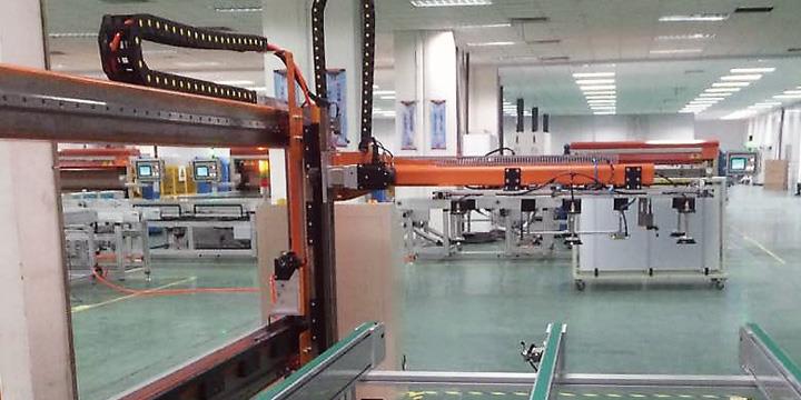 光伏組件制造設(shè)備-自動(dòng)上玻璃機(jī)